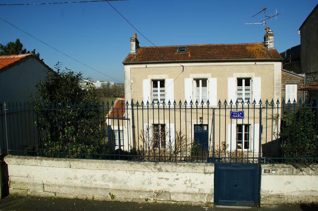 Chambres D'Hotes Villa Gael Angoulême Exteriör bild
